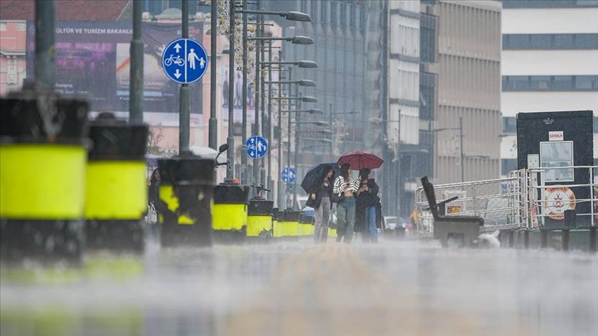 Yeni hafta soğuk başlıyor: Sıcaklıklar 5 derece birden düşecek! Meteoroloji’den sağanak ve fırtına uyarısı 4